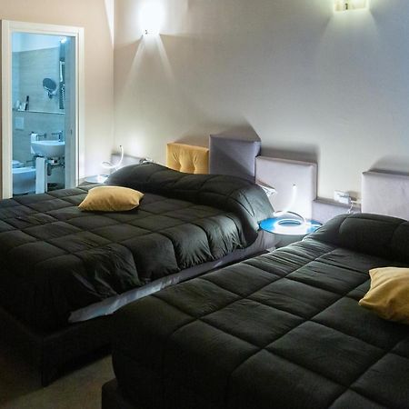 רג'יו די קאלאבריה Hotel Eubea מראה חיצוני תמונה