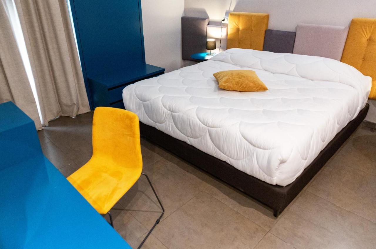 רג'יו די קאלאבריה Hotel Eubea מראה חיצוני תמונה