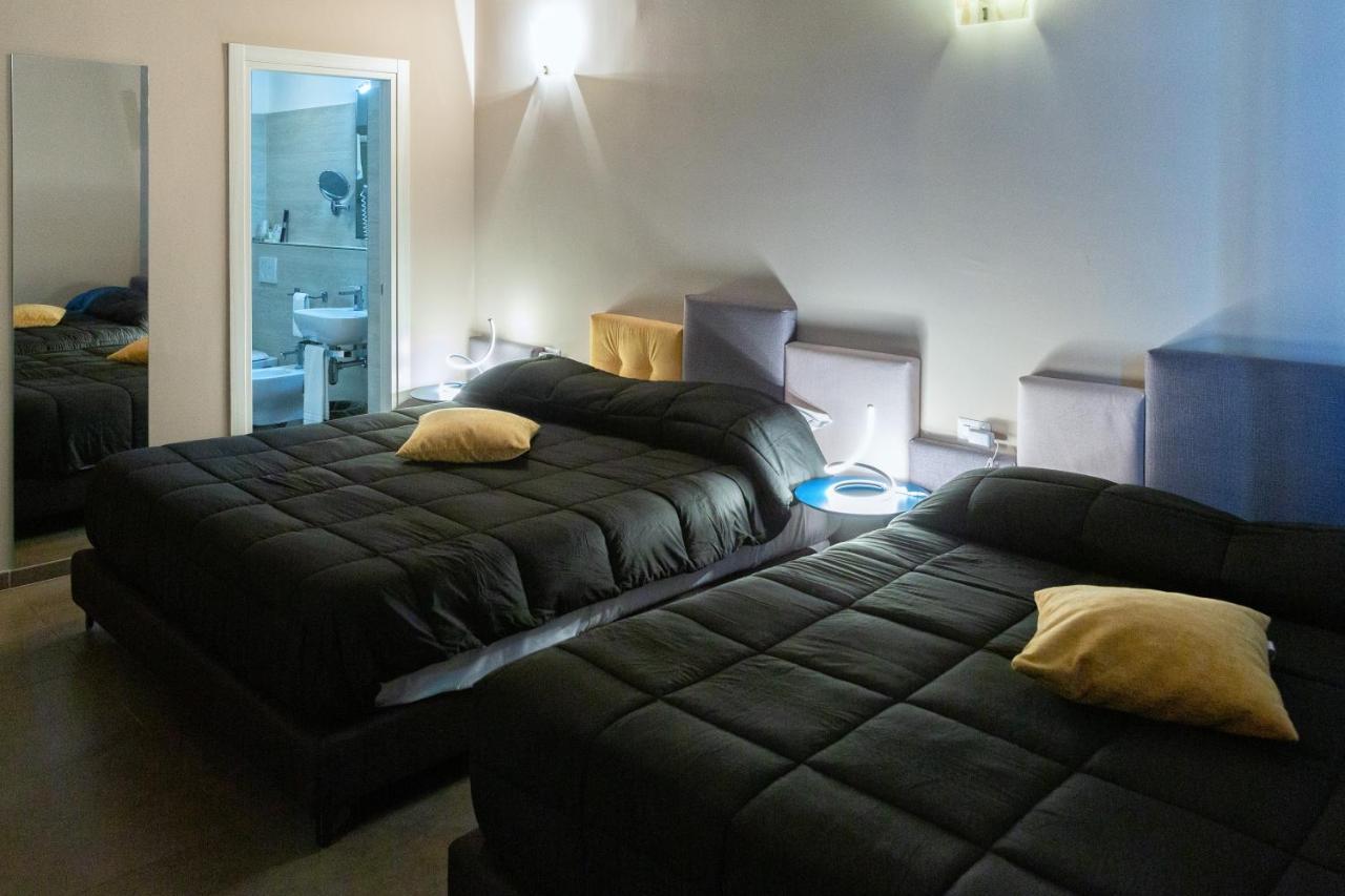רג'יו די קאלאבריה Hotel Eubea מראה חיצוני תמונה