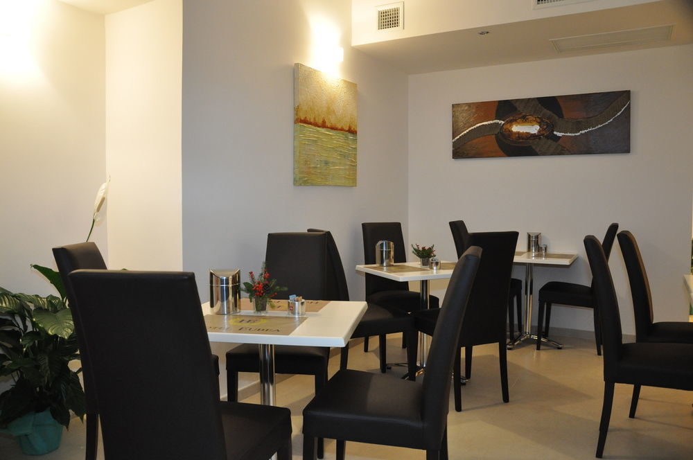 רג'יו די קאלאבריה Hotel Eubea מראה חיצוני תמונה