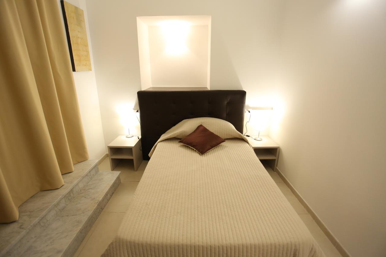 רג'יו די קאלאבריה Hotel Eubea מראה חיצוני תמונה