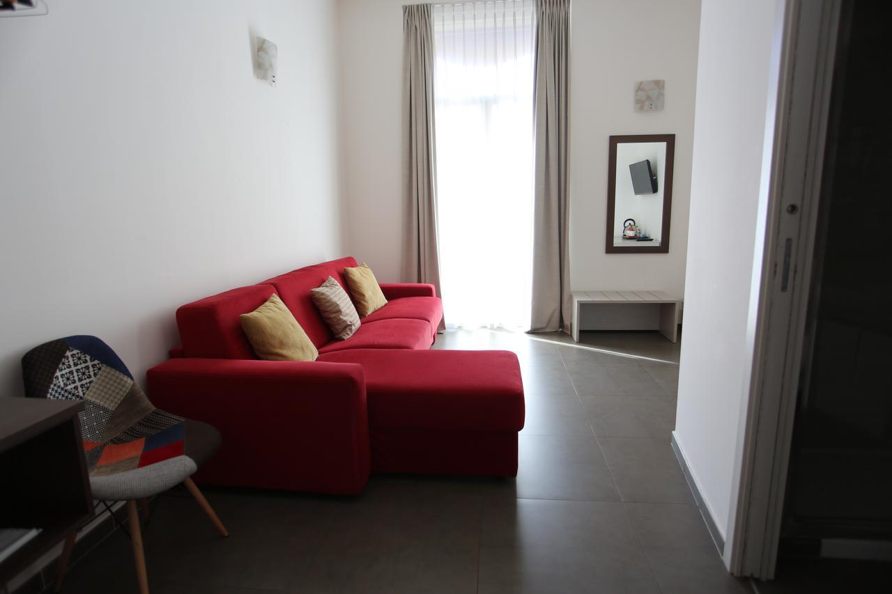 רג'יו די קאלאבריה Hotel Eubea מראה חיצוני תמונה
