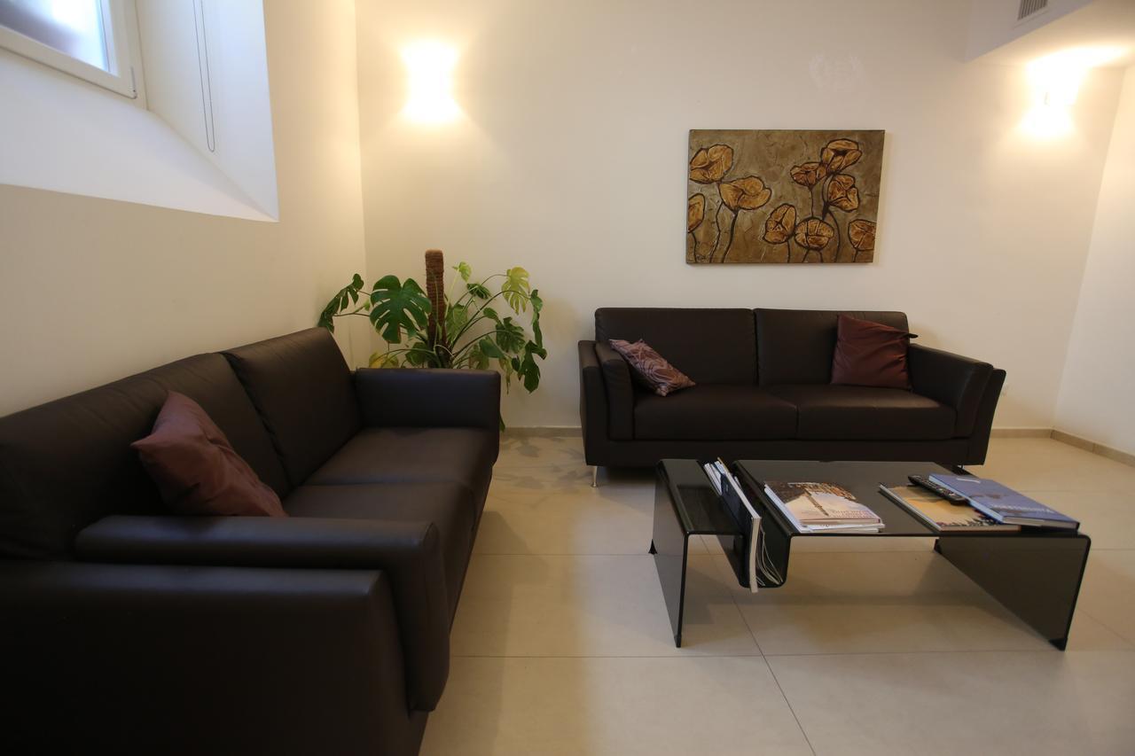 רג'יו די קאלאבריה Hotel Eubea מראה חיצוני תמונה