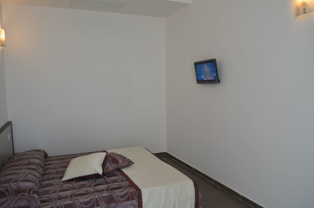 רג'יו די קאלאבריה Hotel Eubea מראה חיצוני תמונה