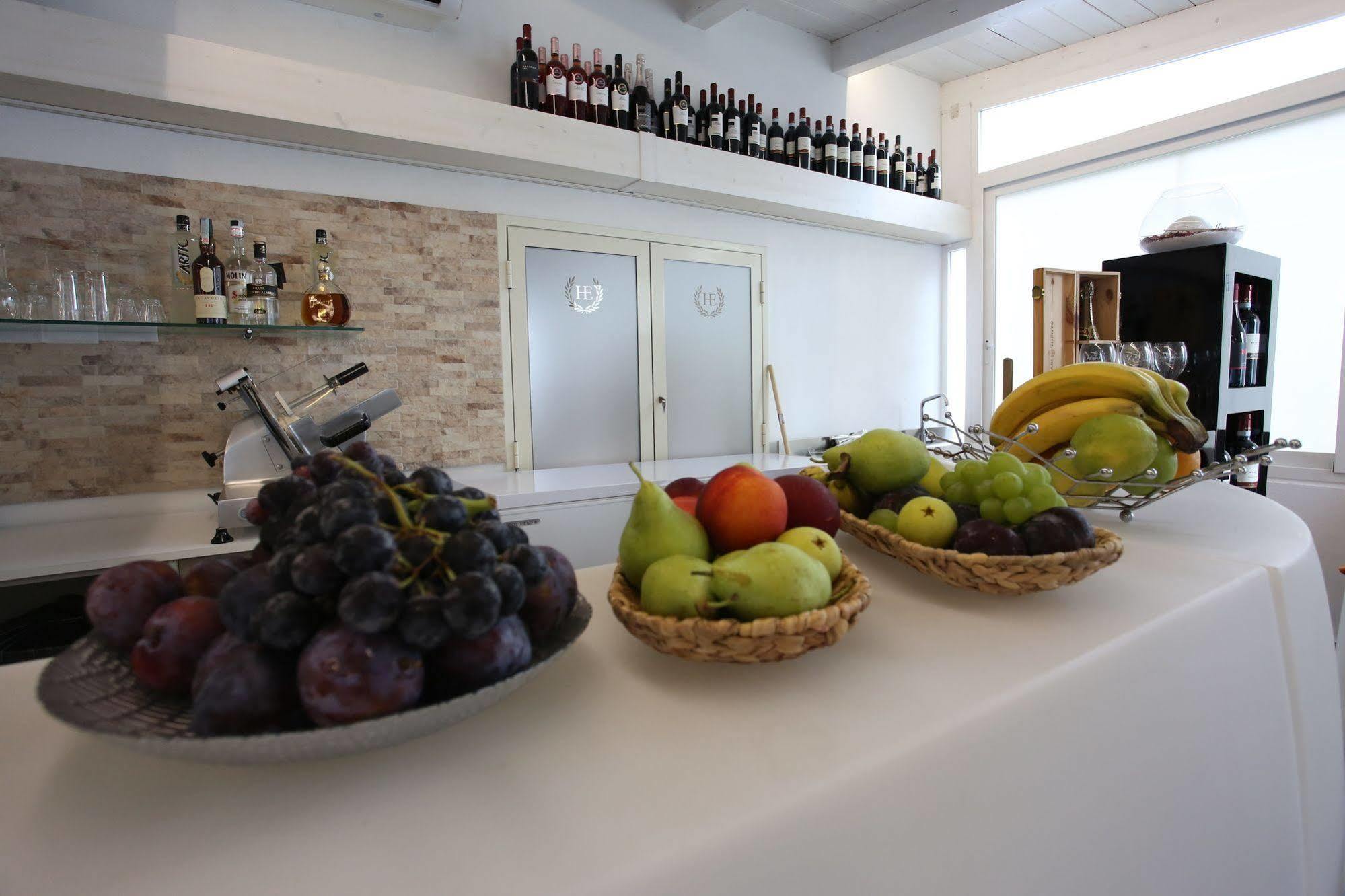 רג'יו די קאלאבריה Hotel Eubea מראה חיצוני תמונה
